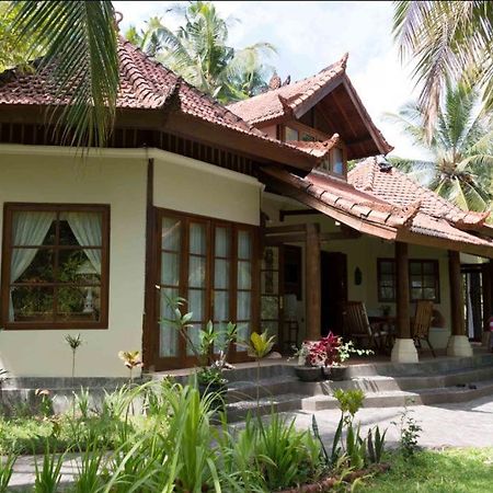 Gaia-Oasis Mountain Abasan Hotel Tejakula Exterior photo