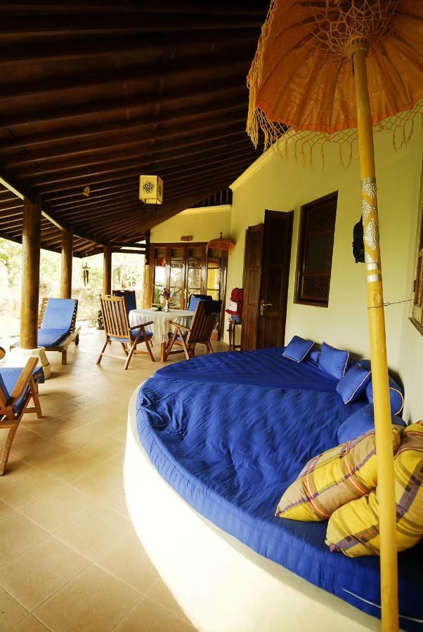 Gaia-Oasis Mountain Abasan Hotel Tejakula Exterior photo